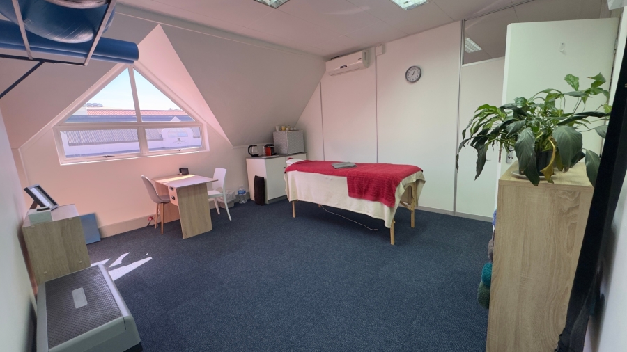 To Let Commercial Property for Rent in Somerset West Western Cape
